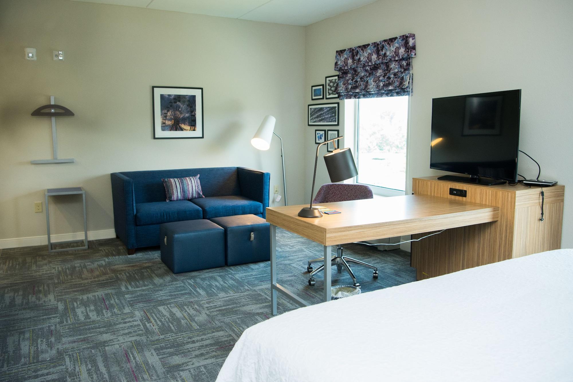 Hampton Inn & Suites Warrington Horsham Exterior photo