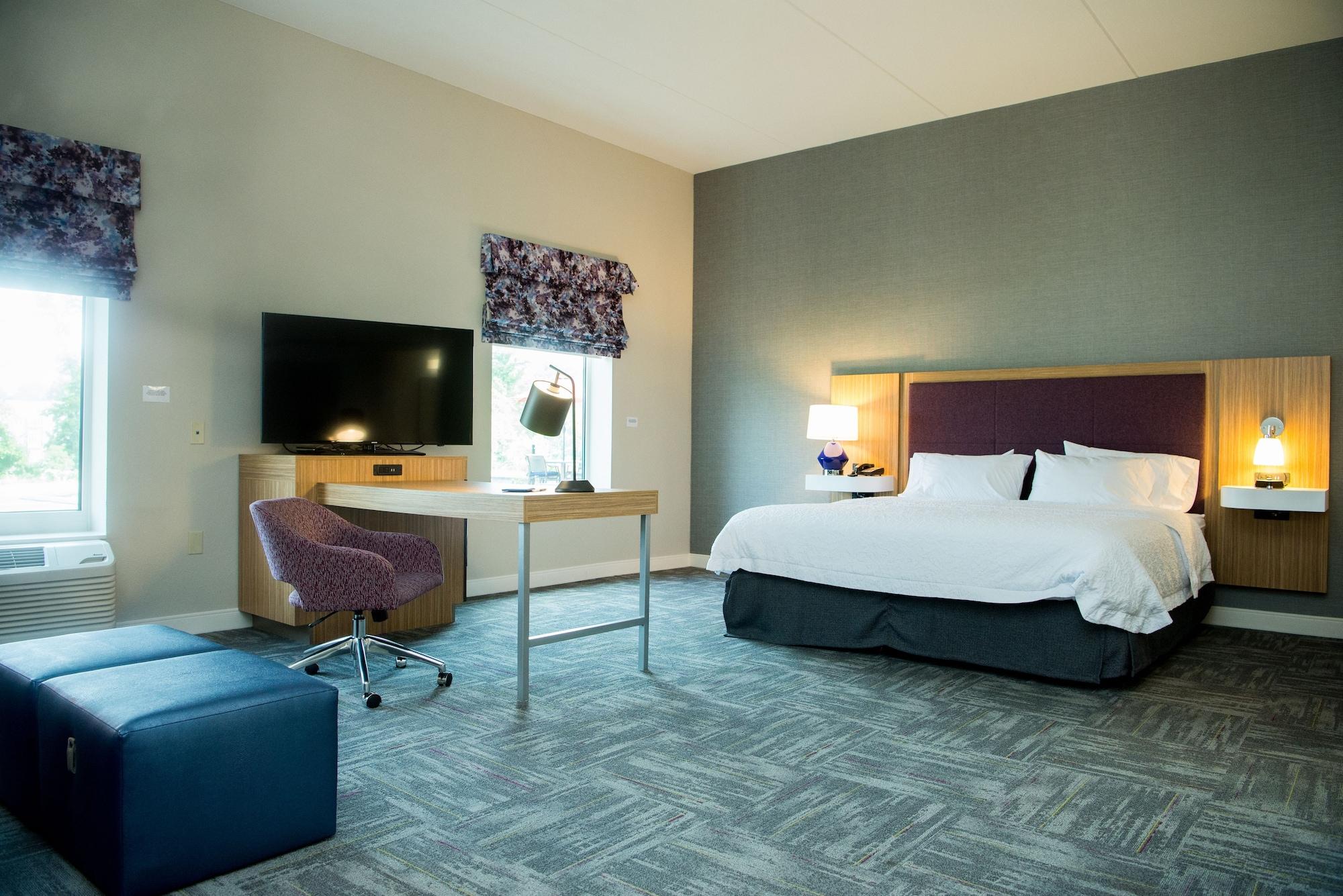 Hampton Inn & Suites Warrington Horsham Exterior photo