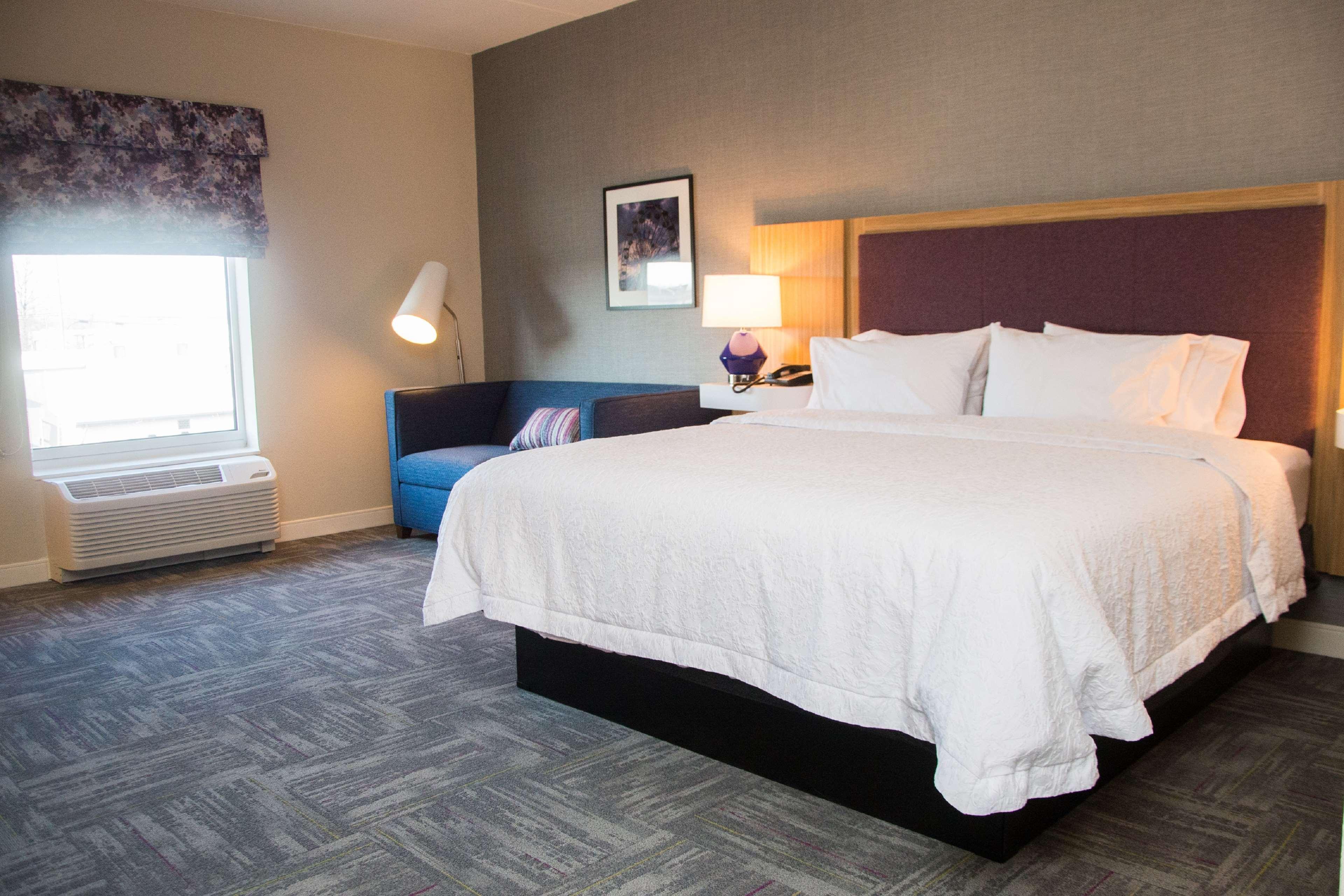 Hampton Inn & Suites Warrington Horsham Exterior photo