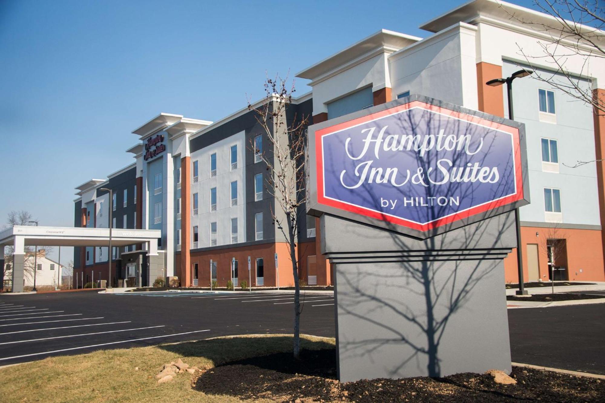 Hampton Inn & Suites Warrington Horsham Exterior photo