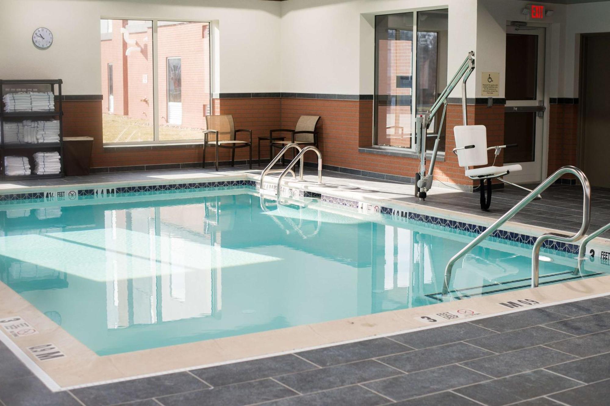 Hampton Inn & Suites Warrington Horsham Exterior photo