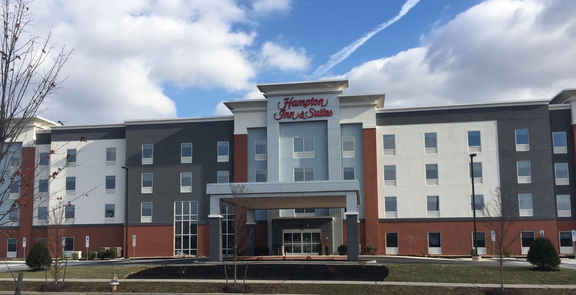 Hampton Inn & Suites Warrington Horsham Exterior photo